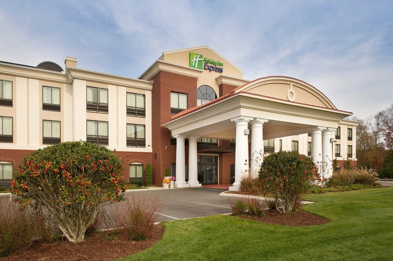 Holiday Inn Express & Suites Tullahoma, Tullahoma, TN Jobs