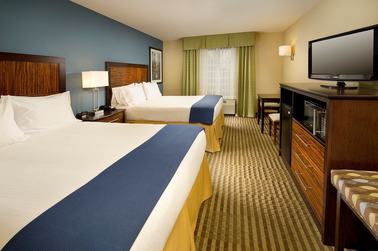 Holiday Inn Express & Suites Tullahoma, Tullahoma, TN Jobs