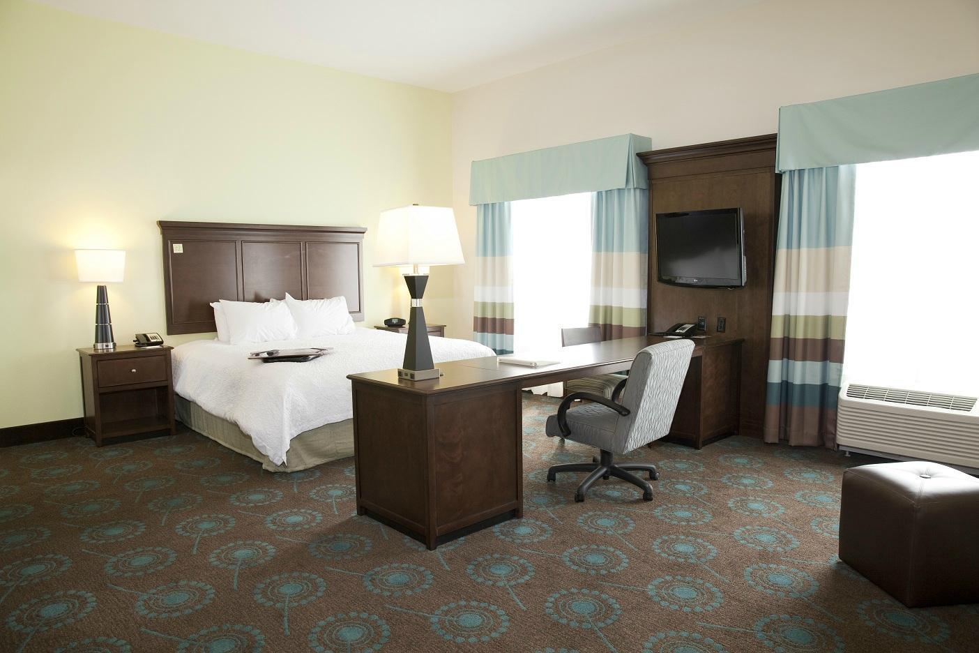 Hampton Inn & Suites WheelingThe Highlands, Triadelphia, WV Jobs