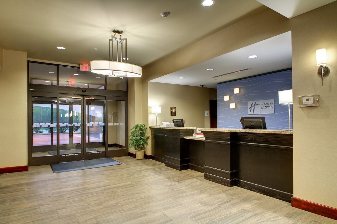 Holiday Inn Express & Suites Natchez South, Natchez, MS Jobs