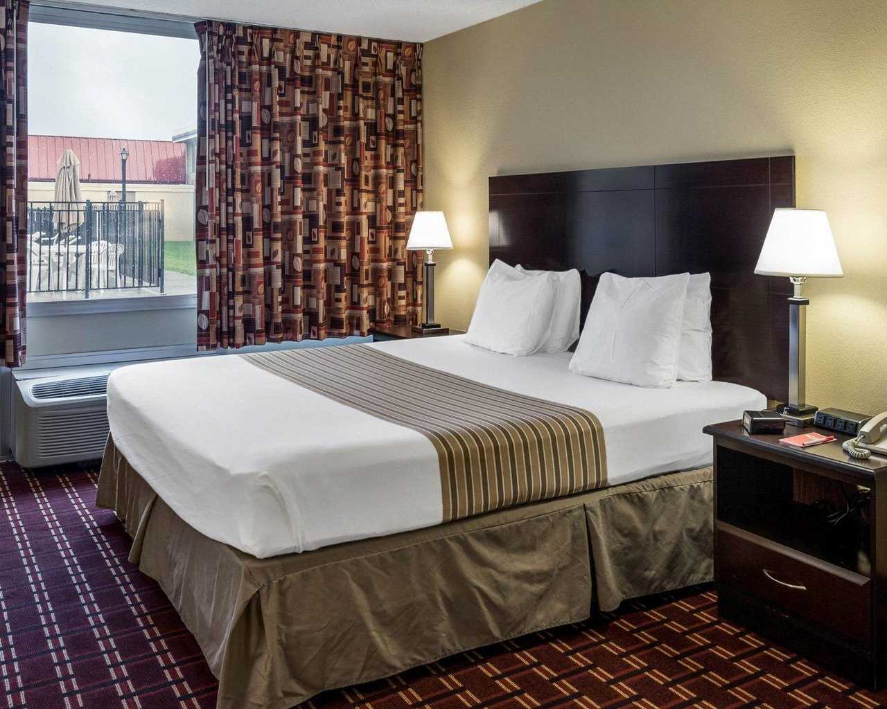 Econo Lodge Inn & Suites Triadelphia Wheeling, Triadelphia, WV Jobs