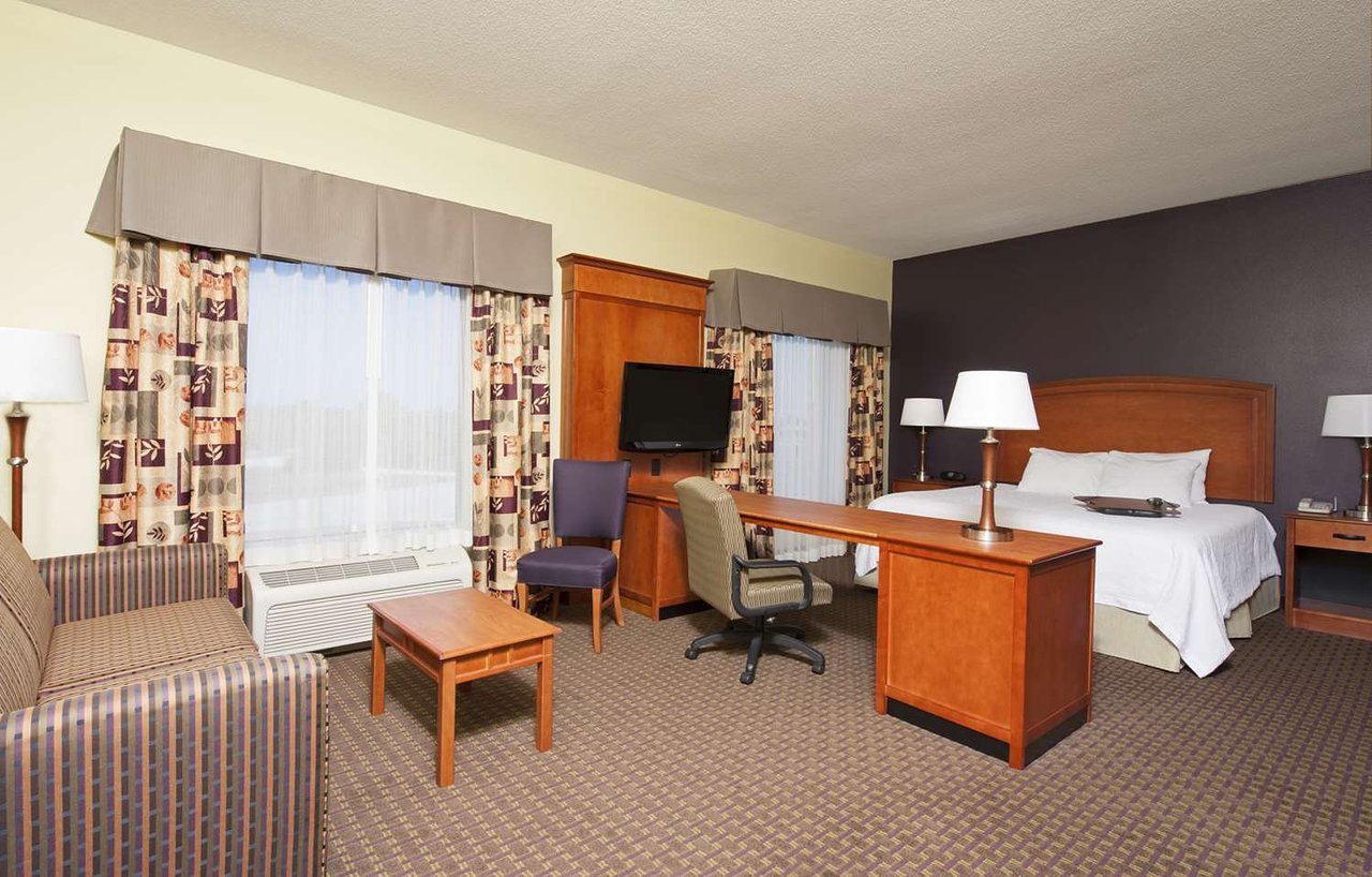 Hampton Inn & Suites MolineQuad City International Airport, Moline, IL