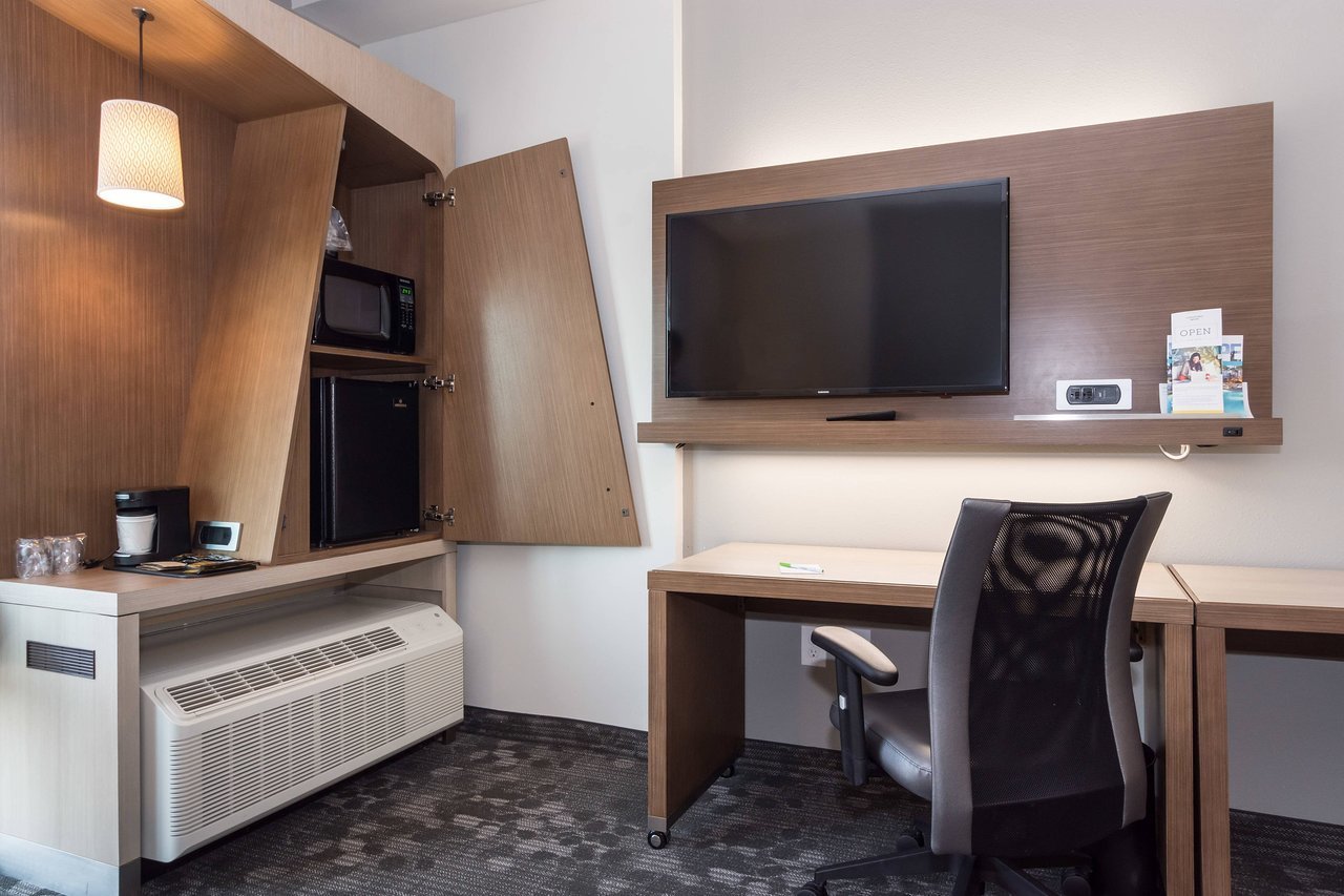 Courtyard by Marriott Fayetteville Fort Bragg/Spring Lake, Spring Lake