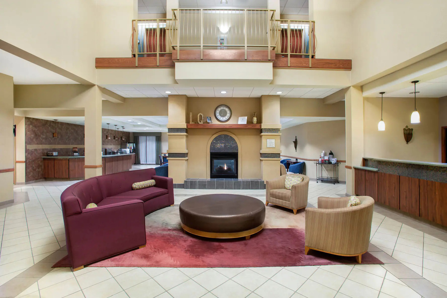 La Quinta Inn & Suites by Wyndham Springfield Airport Plaza